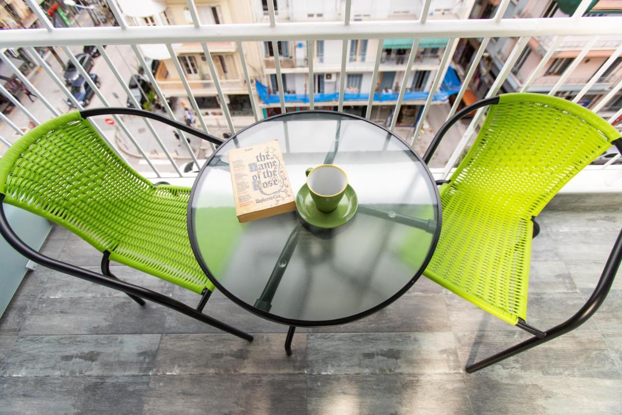 Downtown Luxury Boutique Suites : The Yellow Suite Tesalonika Bagian luar foto