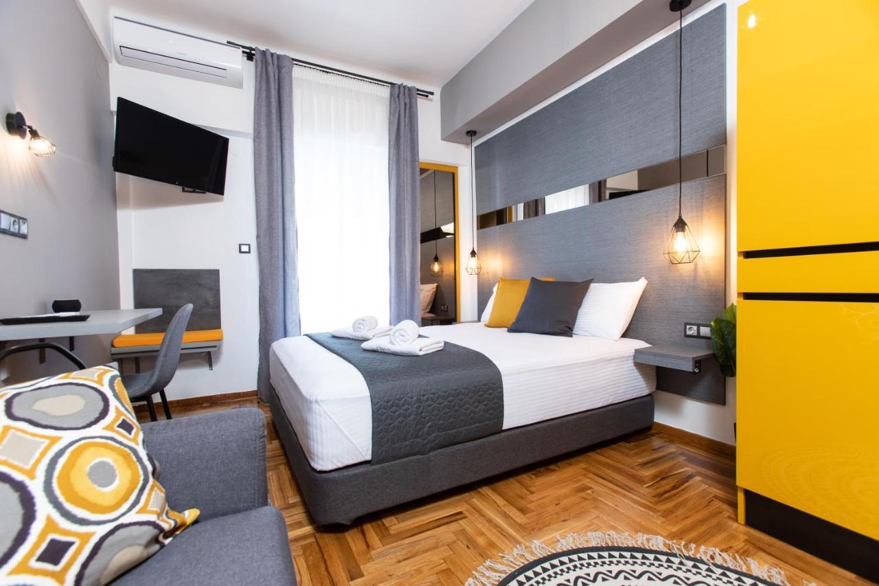 Downtown Luxury Boutique Suites : The Yellow Suite Tesalonika Bagian luar foto